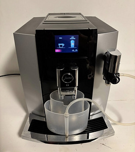 Кофемашина Jura E8 Touch (2 фото из 3)