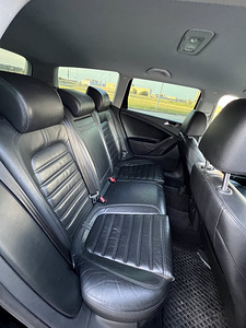Volkswagen Passat B6 (10 foto / 12)