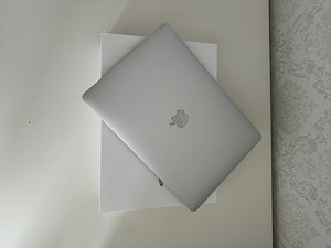MacBook Air 2019 (10 фото из 10)
