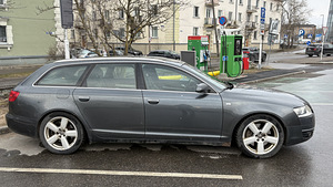 Audi A6 C6 3.0TDI S-LINE (5 foto / 11)