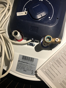 Veeboiler/veeboiler Ariston BLU1 R 50 V (2 foto / 3)