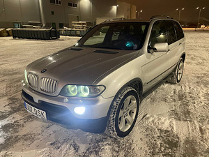 BMW X5 (2 foto / 12)