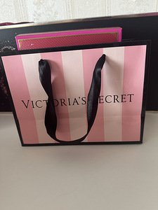 Продам набор Victoria’s Secret. (2 фото из 2)