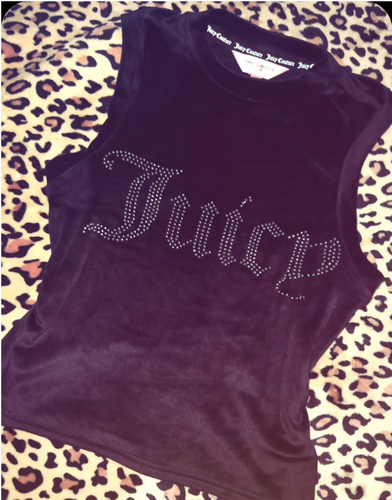 Maika, top Juicy Couture'ilt!