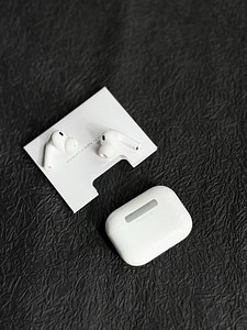 Реплика! Apple AirPods Pro 2 (USB-C) версия 2026 года (4 фото из 10)