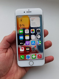 iPhone 7 (32 Гб) (1 фото из 8)