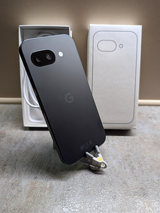 Google Pixel 9a (Как новый) (2 фото из 9)