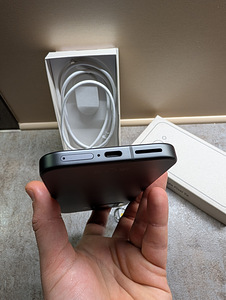Google Pixel 9a (Как новый) (3 фото из 9)