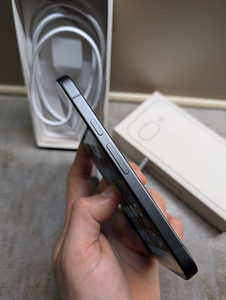 Google Pixel 9a (Как новый) (4 фото из 9)
