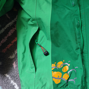 Korralik Jack Wolfskin laste jope, suurus 122 (6 foto / 6)