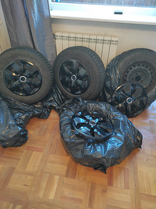 Диски и шины R 15 205/70 (1 фото из 6)