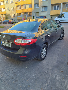 Renault Fluence Megan 2010 (3 foto / 12)