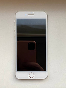 iPhone 8 silver 256 gb 100 %aku (1 foto / 7)