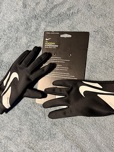 Nike Hyperwarm Academy Gloves M-suurus kindad (1 foto / 4)