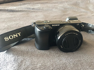 Sony a6000 + 16-50mm f/3.5-5.6 OSS + case + velbon ex-440 (1 foto / 9)
