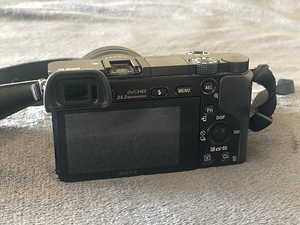 Sony a6000 + 16-50mm f/3.5-5.6 OSS + case + velbon ex-440 (2 foto / 9)