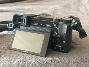 Sony a6000 + 16-50mm f/3.5-5.6 OSS + case + velbon ex-440 (3 foto / 9)