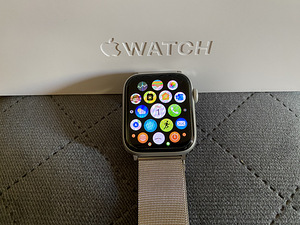 Apple Watch 5 44mm (1 foto / 4)