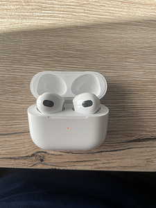 AirPods 3 (1 фото из 2)