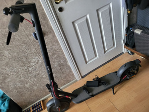 Xiaomi Electric Scooter 4 (1 foto / 5)