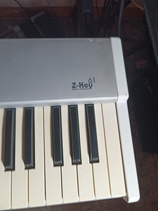 MIDI klaviatuur CME Z-Key 61 (2 foto / 4)