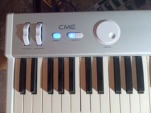 MIDI klaviatuur CME Z-Key 61 (3 foto / 4)