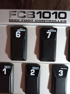 Kontroller Behringer FCB 1010 (2 foto / 5)
