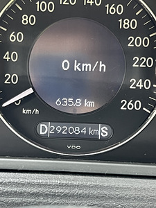 Мерседес W211 (10 фото из 10)