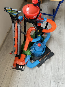 Hot Wheels автомойка (3 фото из 6)