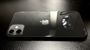 iPhone 11 (1 фото из 5)