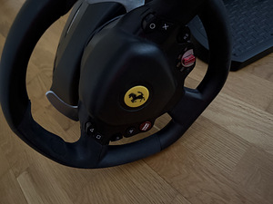 Thrustmaster t80 (2 фото из 2)