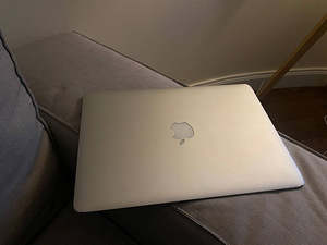 MacBook Air (13-inch, 2017), 1,8 GHz Intel Core i5, 8 GB RA (3 foto / 5)