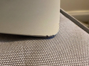 MacBook Air (13-inch, 2017), 1,8 GHz Intel Core i5, 8 GB RA (5 foto / 5)