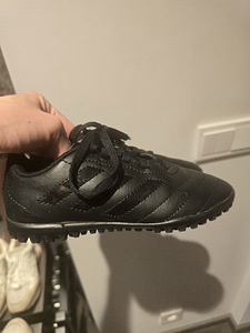 Adidas jalgpallijalatsid (3 foto / 4)