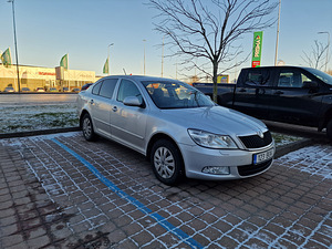 Skoda Octavia 2012 bensin (1 foto / 4)