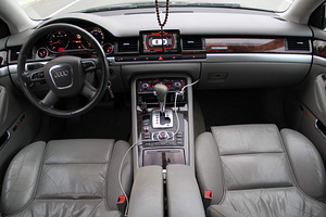 Продам Audi A8 Facelift 4.2 240kw (8 фото из 9)