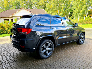 Jeep Grand Cherokee Overland 3.0 177kw (3 foto / 10)