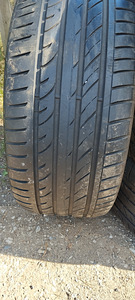 Шины 275/40ZR20 (5 фото из 5)