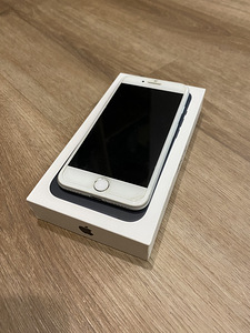 iPhone 7 32 ГБ (2 фото из 2)