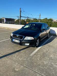 Skoda Octavia 2008 2.0 автомат (1 фото из 10)
