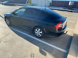 Skoda Octavia 2008 2.0 автомат (3 фото из 10)
