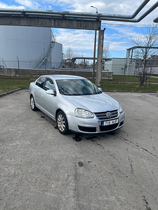 Volkswagen Jetta 2.0 (1 foto / 12)