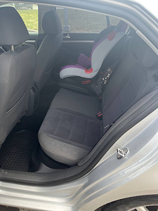 Volkswagen Jetta 2.0 (9 foto / 12)