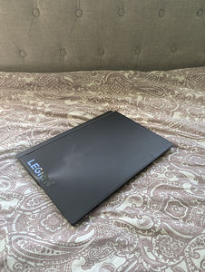Lenovo Legion y540-15irh (1 foto / 3)