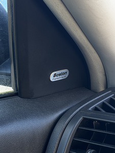 Chrysler 300C, 2010 (7 foto / 8)
