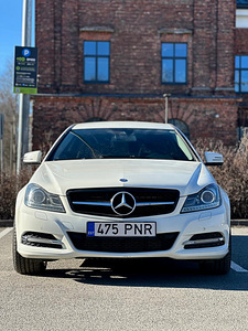Продам Mercedes Benz C 2.2 d (1 фото из 9)