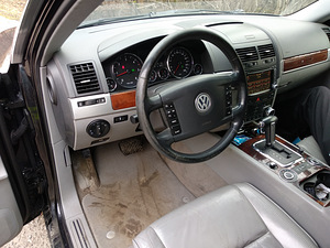 M: Volkswagen Touareg (6 foto / 8)