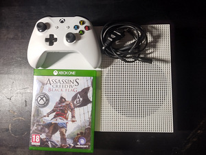 Xbox One S с Assassins Creed IV Black Flag выставлен на прод