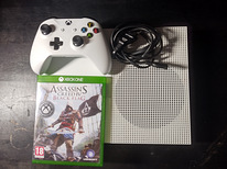 Müüa Xbox One S koos Assassins Creed IV Black Flag ja Fifa16