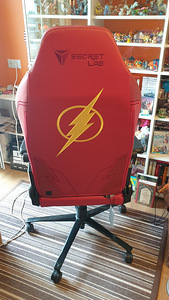 Secretlab gaming chair (Flash edition) (2 foto / 3)